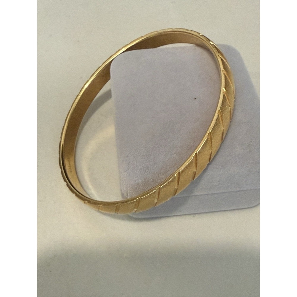 Vintage Gold Tone Signed MONET Diamond Cut Bangle Bracelet Size Medium